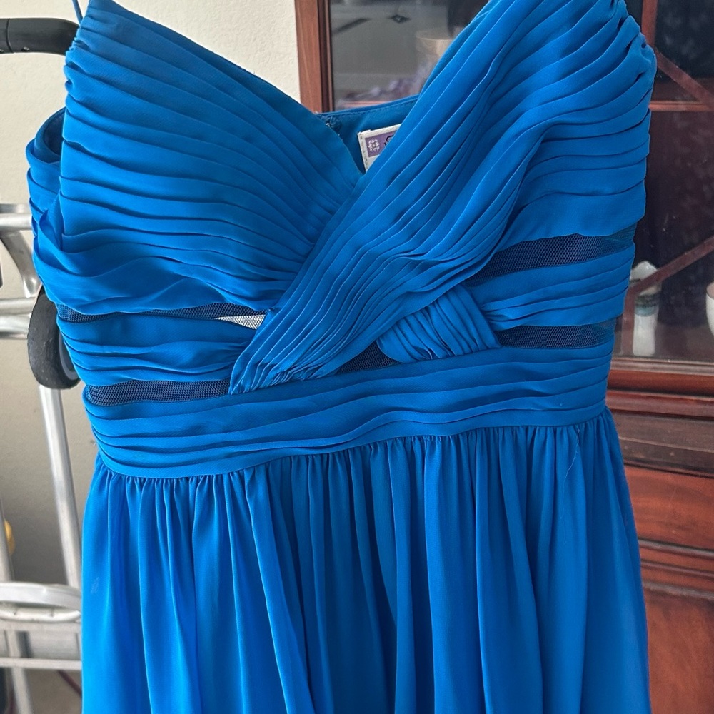 Size 5/6 Juniors Hailey Logan dress. Blue